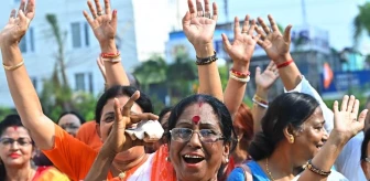 Hindistan'daki Dünya Kahkaha Günü Kutlamalarından Renkli Görüntüler