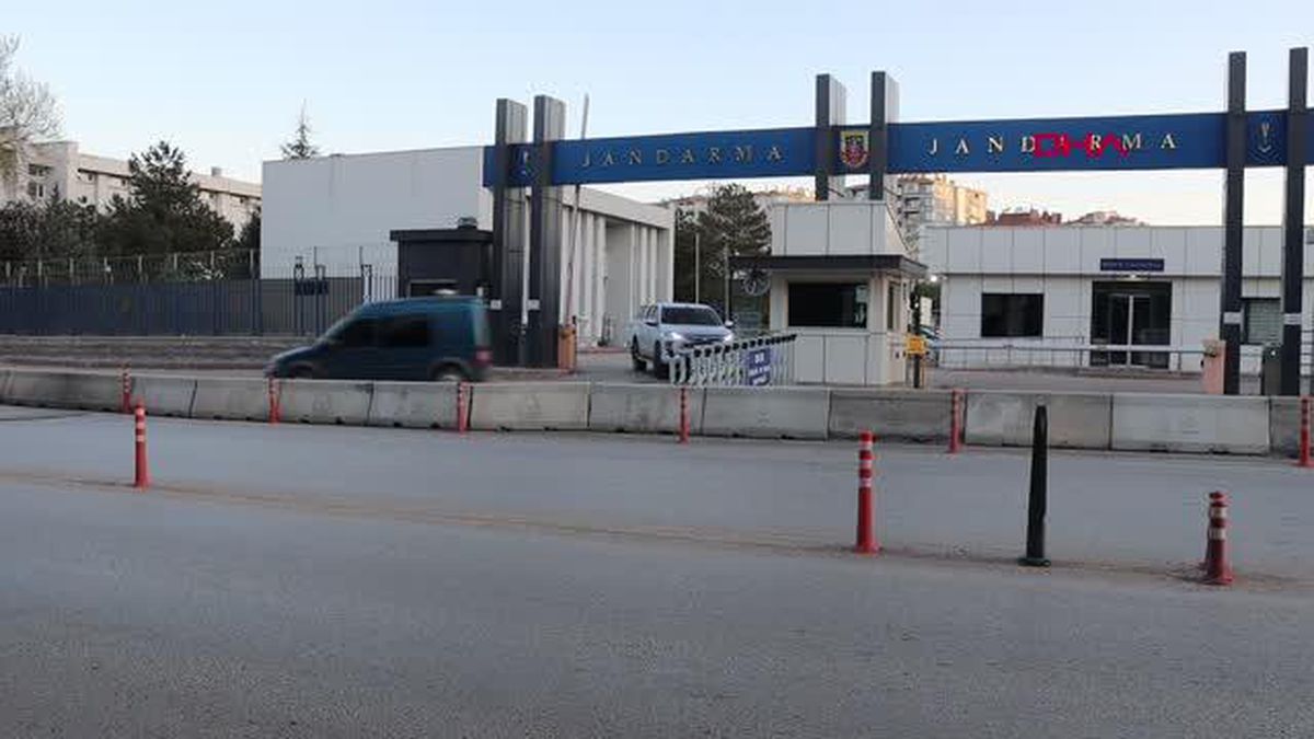Jandarma operasyonuyla 10 dolandırıcı yakalandı