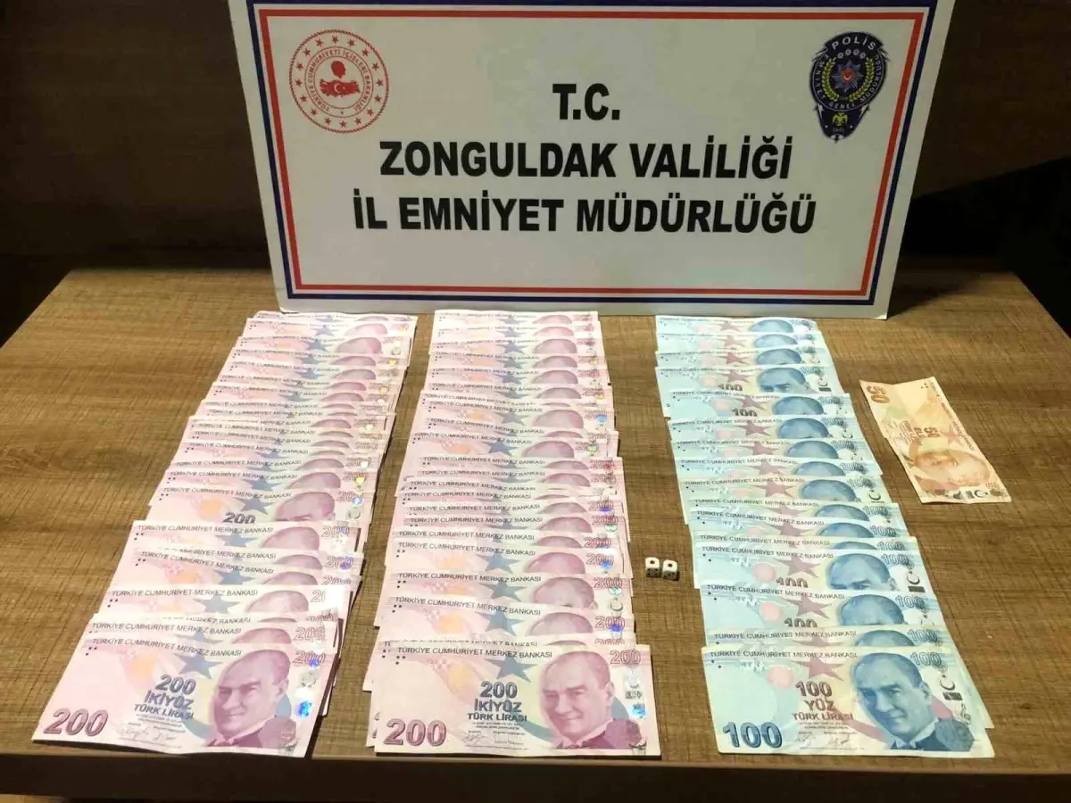 Memurlar Kulübü Derneği'nde kumar oynarken yakalandılar