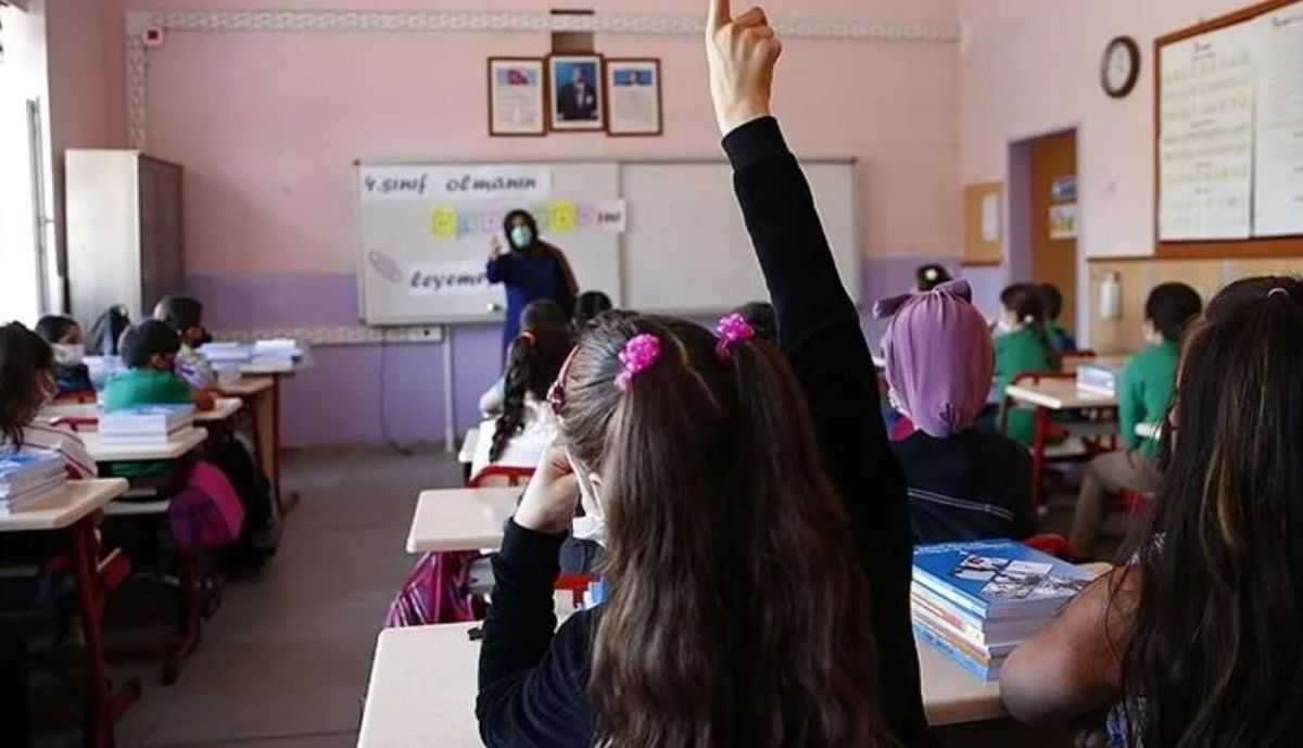 Ortaokulda devamsızlıktan kalma var mı? 5,6,7,8. sınıfta devamsızlıktan kalma var mı?