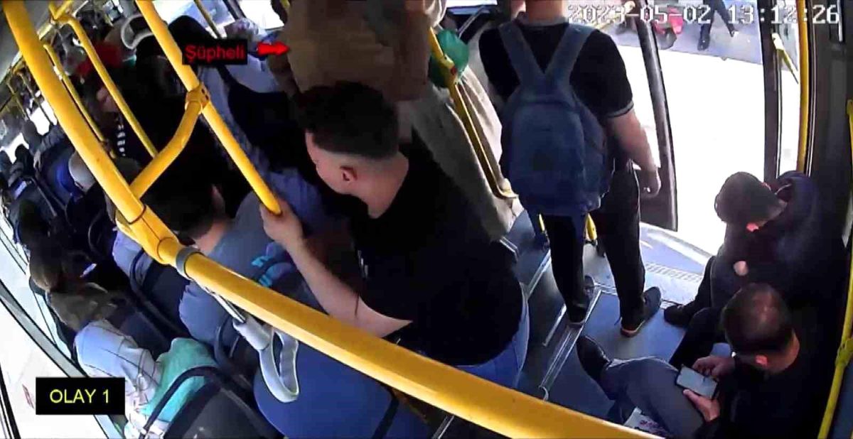 Otobüsteki hırsızlık anı kameraya takıldı