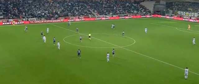 Süper Lig'in kaderini değiştiren gol öncesinde ofsayt var mı? Yorumcuların hepsi aynı noktaya takıldı