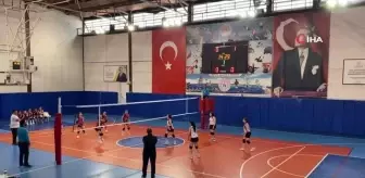 Voleybol küçükler grup müsabakaları Sinop'ta başladı