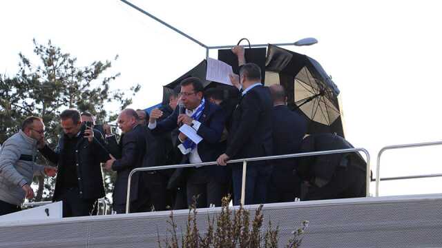 Bakan Kurum ve Binali Yıldırım'dan İmamoğlu'na yapılan taşlı saldırıya ilk yorum