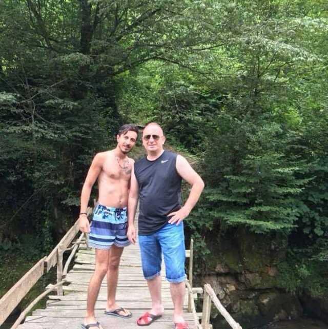 Birlikte yaşadığı kadını öldürüp, oğlunun mezarı başında intihar etti Birlikte yaşadığı kadını öldürüp, oğlunun mezarı başında intihar etti