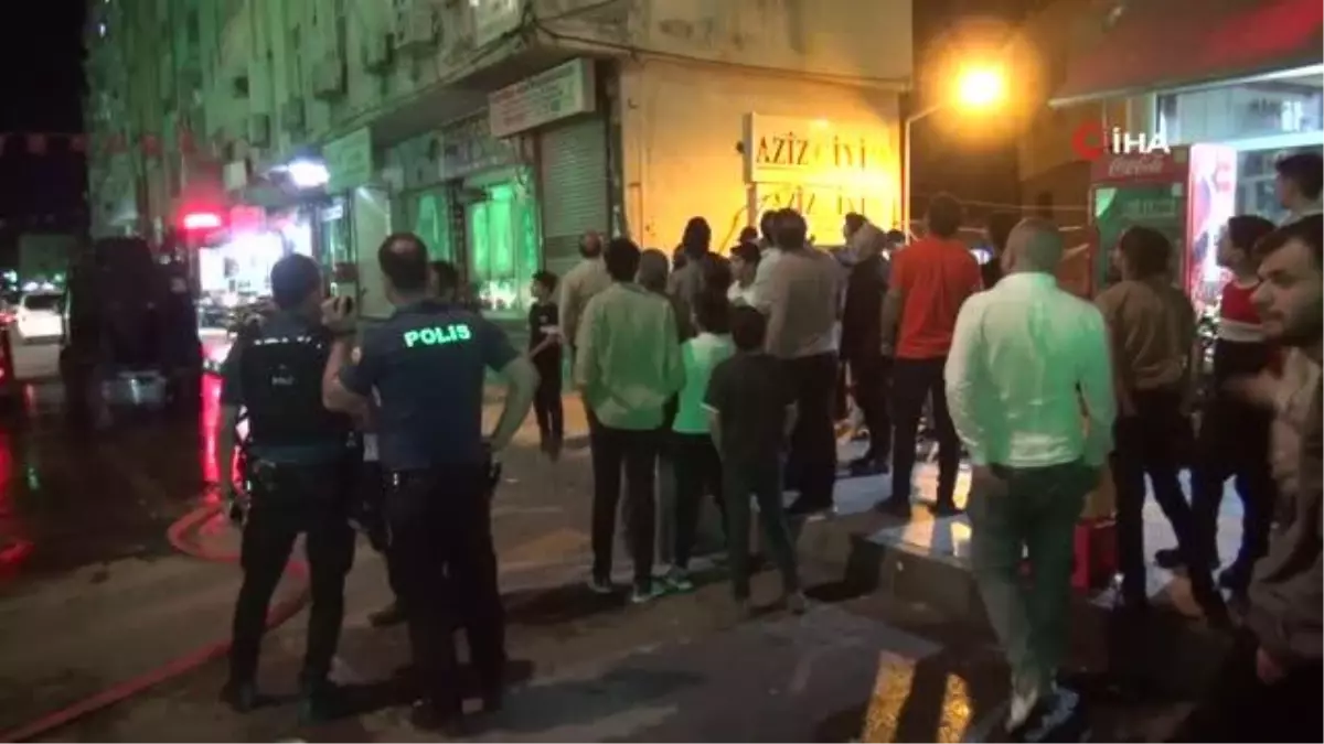 Cizre'de gece yarısı çıkan yangına bahçe hortumuyla müdahale yapıldı