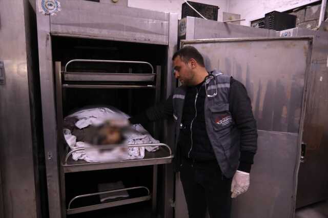 İsrail, Gazze saldırısında aralarında kadın ve çocukların da bulunduğu 12 kişiyi öldürdü