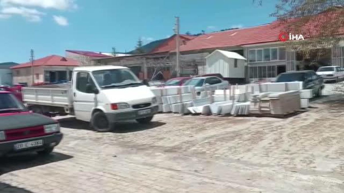 Kaporta ustalarının yoğun dolu mesaisi sürüyor