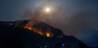 Nepal'in Lalitpur Kentindeki Orman Yangını Hava Kirliliğini Artırıyor