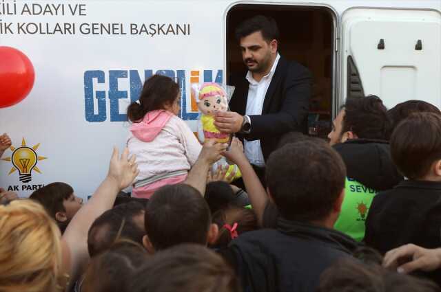 AK Partili Milletvekili adayı İnan'dan yeni nesil seçim kampanyası: Aynı zamanda eğlenelim AK Partili Milletvekili adayı İnan'dan yeni nesil seçim kampanyası: Aynı zamanda eğlenelim
