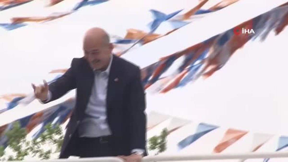Bakan Soylu, konuşması esnasında müzik açan CHP standına tepki gösterdi