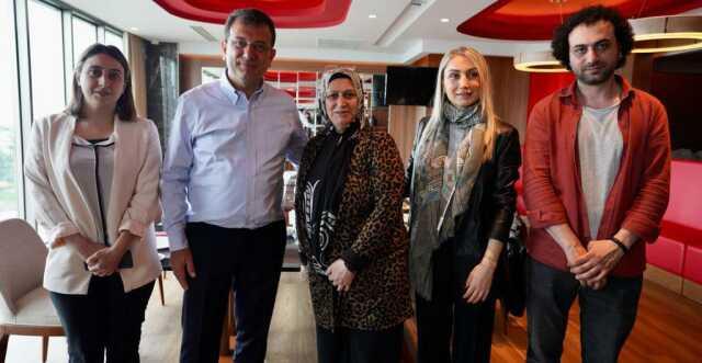 İmamoğlu, Erzurum'daki mitingde yaşanan taşlı saldırıda yaralanan vatandaşlarla buluştu