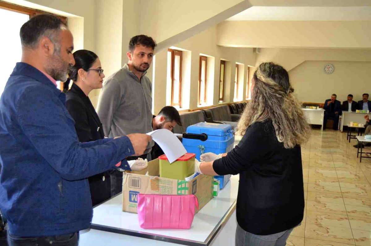 Varto'da hacı adaylarını bilgilendirme ve aşı çalışması yapıldı
