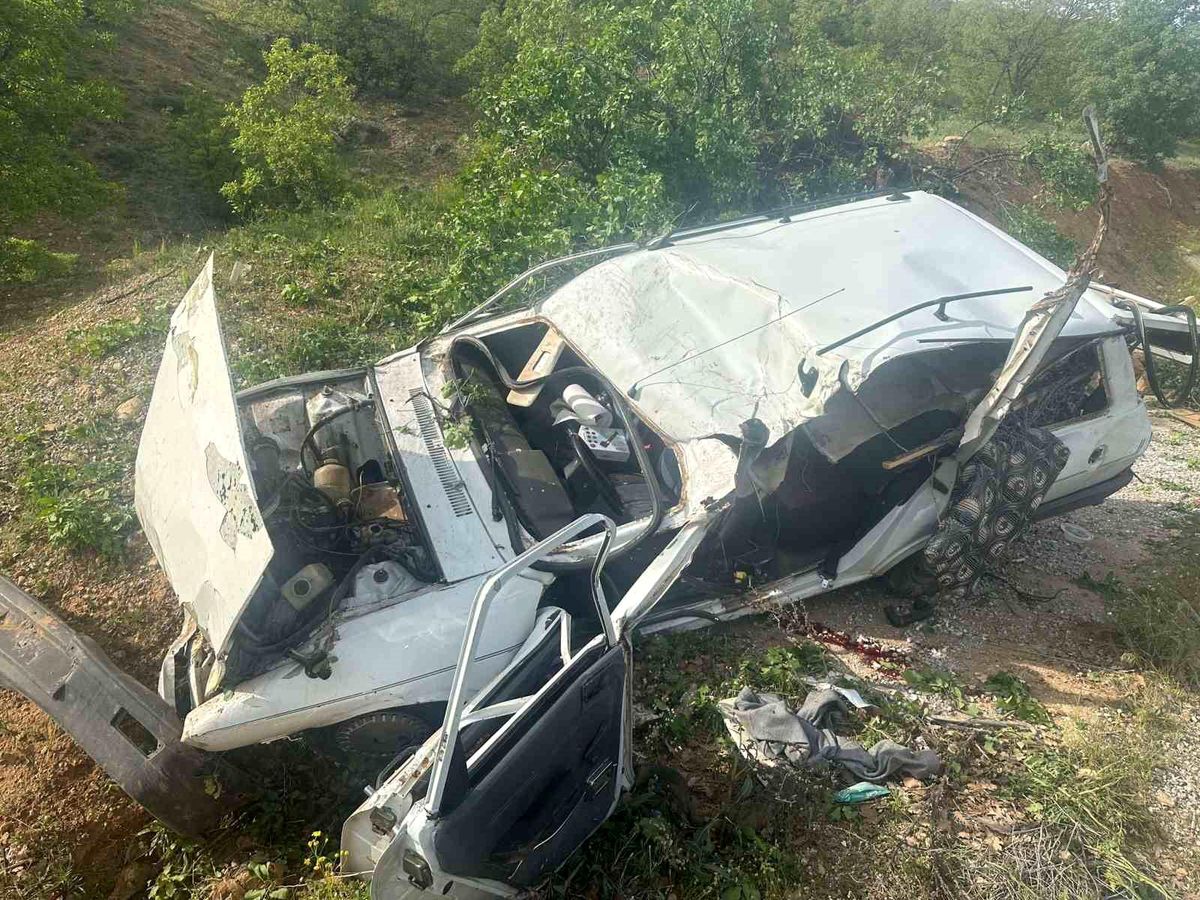 Malatya'da otomobil takla attı: 1'i ağır 3 yaralı