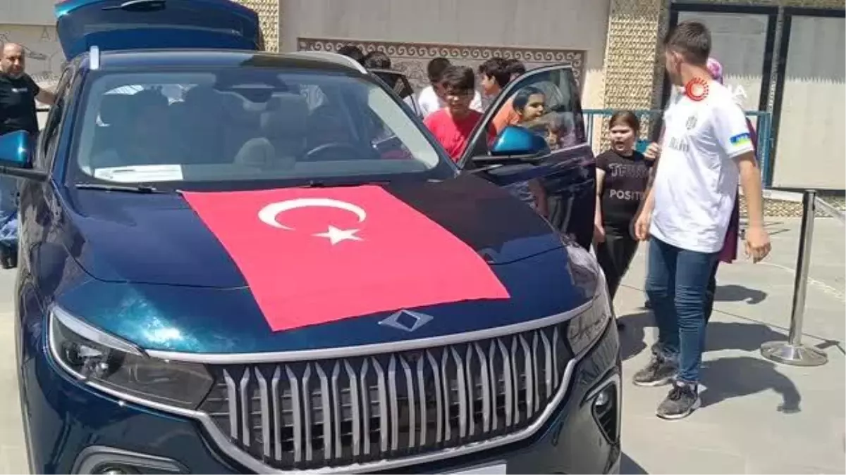 Türkiye'nin otomobili TOGG, Erzin'de görünücüye çıktı