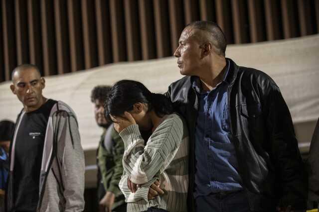 ABD-Meksika sınırına 60 binden fazla göçmen akın etti ABD-Meksika sınırına 60 binden fazla göçmen akın etti