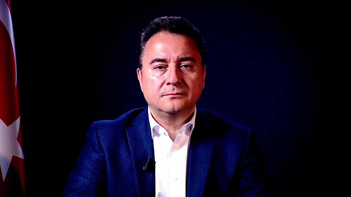 Ali Babacan'dan AKP Seçmenine: 'Sizi Korkutanı Değil, Çok Daha Güzel Günler Sözünü Vadedeni, Öfkeyi Değil Sevgiyi, Tek Aklı Değil Ortak Aklı Seçin'