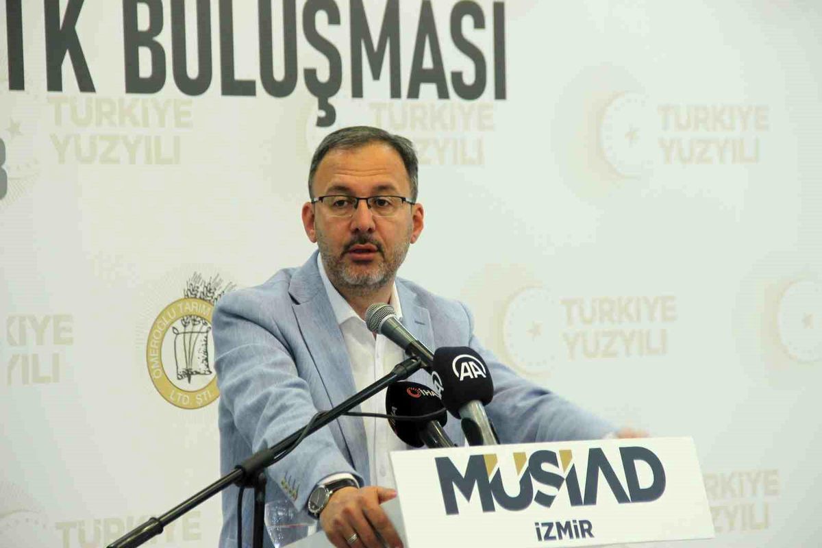 Bakan Kasapoğlu, İzmir'de iş dünyasıyla bir araya geldi