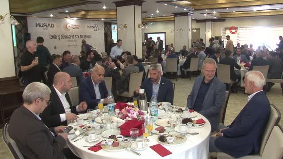 Bakan Kasapoğlu, İzmir'de iş dünyasıyla bir araya geldi
