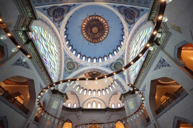 İstanbul'un yeni gözbebeği! 20 bin kişinin aynı anda ibadet edebileceği Barbaros Hayrettin Paşa Camii açıldı