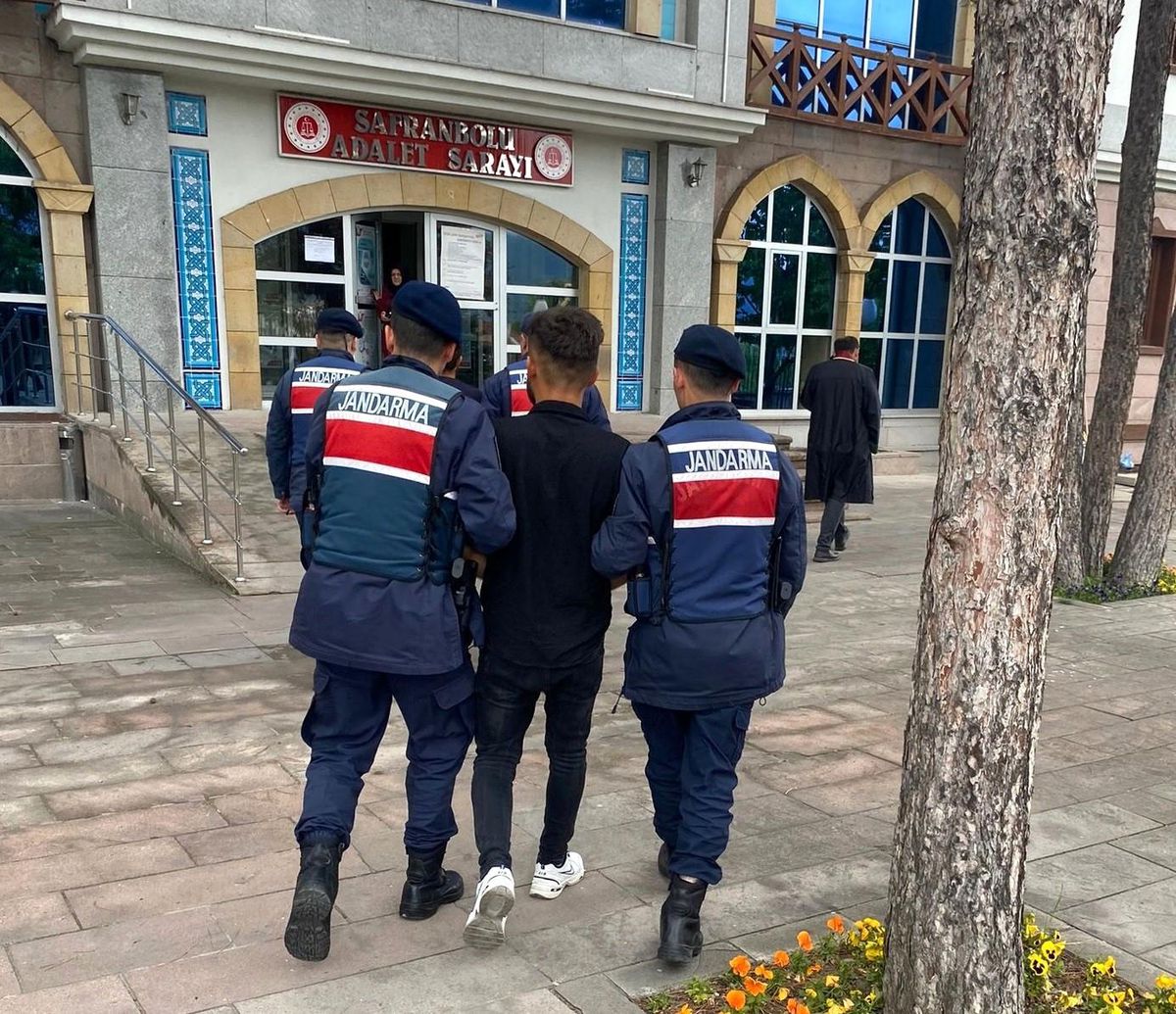 Karabük'te hırsızlık operasyonu: 4 gözaltı