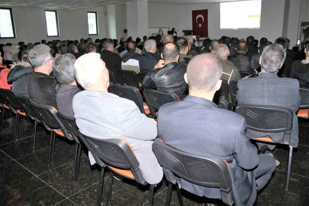 Manyas'ta sandık başkanlarına eğitim verildi