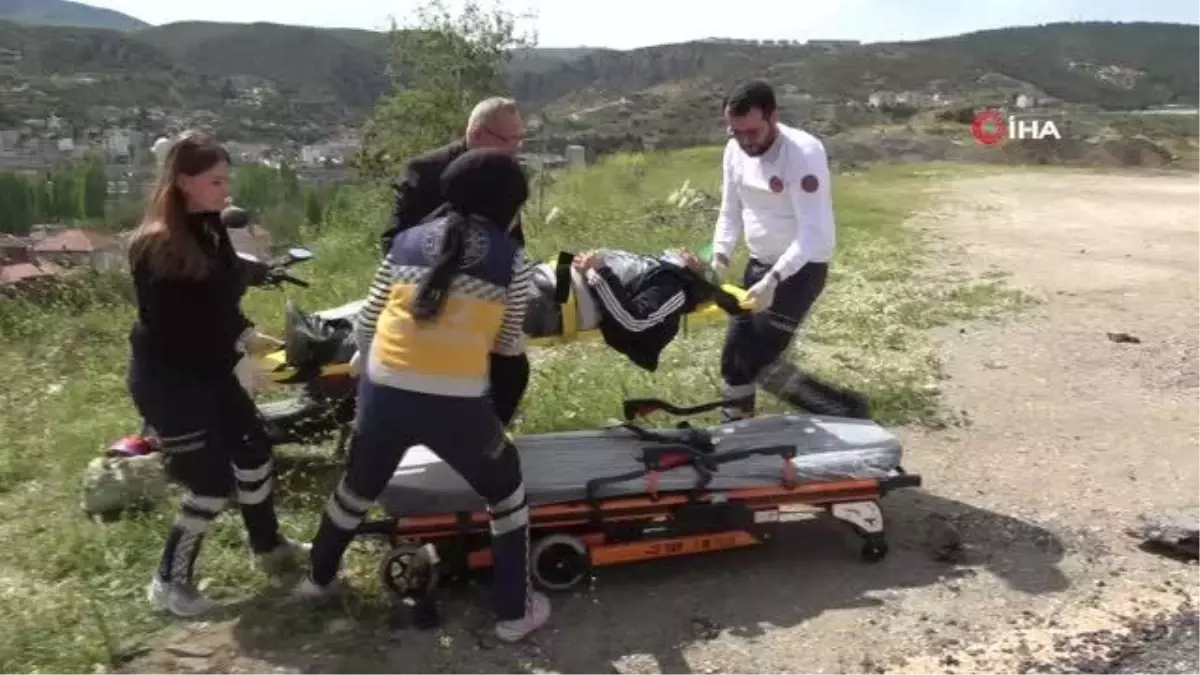 Seyir halindeki motosiklet devrildi, sürücüsü yaralandı
