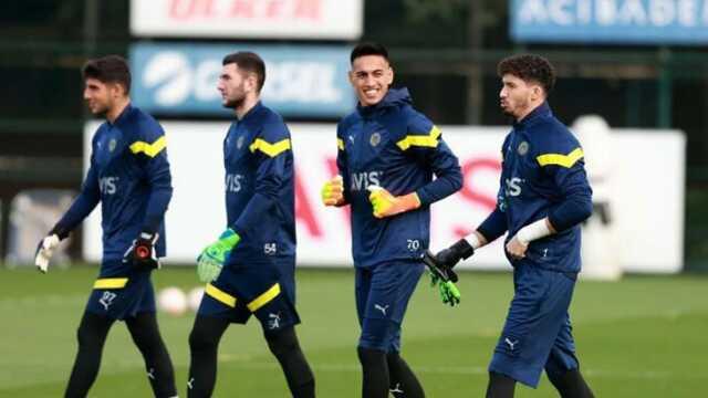 Uğur Dündar iddialara sert çıktı! Fenerbahçe'nin kalesi emin ellerde Uğur Dündar iddialara sert çıktı! Fenerbahçe'nin kalesi emin ellerde