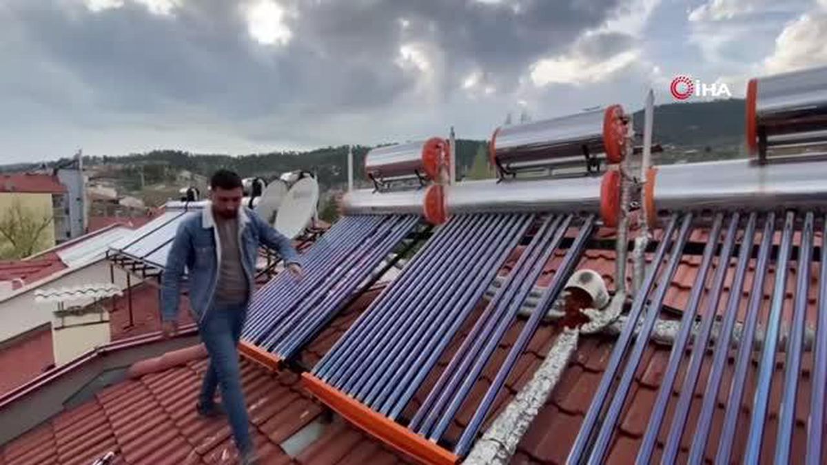 Çameli'nde dolunun zarar verdiği güneş enerjileri tamir ediliyor