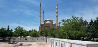 Depremin merkezi Kahramanmaraş'ta oy kullanılacak konteynerler hazır