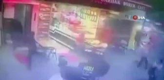 İstanbul'da kafeteryada silahlı saldırı kamerada: Gençlere kurşun yağdırdı