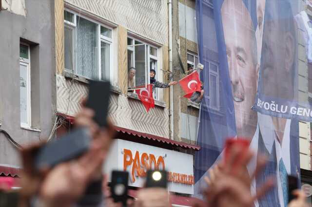 Seçim öncesi son miting! Cumhurbaşkanı Erdoğan, doğup büyüdüğü semtte coşkulu kalabalığa böyle seslendi Seçim öncesi son miting! Cumhurbaşkanı Erdoğan, doğup büyüdüğü semtte coşkulu kalabalığa böyle seslendi