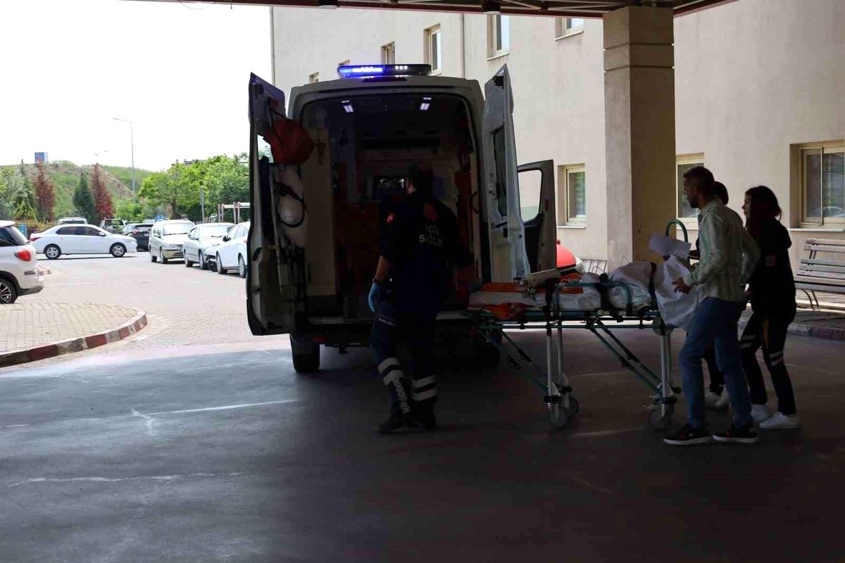 Turgutlu'da balkondan düşen çocuk ağır yaralandı