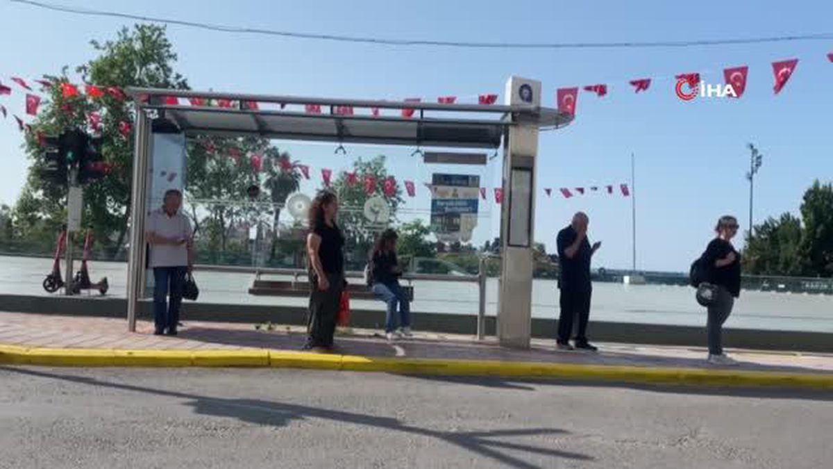 Turizm sezonunu açan Antalya'da toplu taşımada 17 bin TL maaşla şoför bulunamıyor