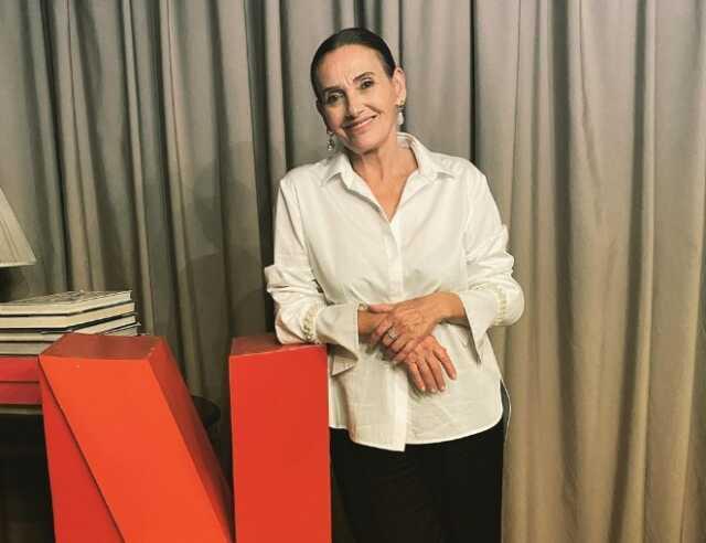 Usta oyuncu Nur Sürer, oylarının rengini açıkladı: Kılıçdaroğlu'na ve Yeşil Sol Parti'ye oy vereceğim Usta oyuncu Nur Sürer, oylarının rengini açıkladı: Kılıçdaroğlu'na ve Yeşil Sol Parti'ye oy vereceğim