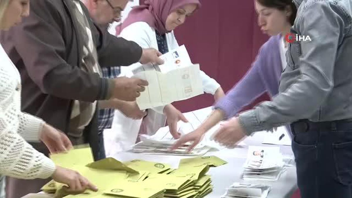 Bursa'da da sandıklar açılmaya başlandı