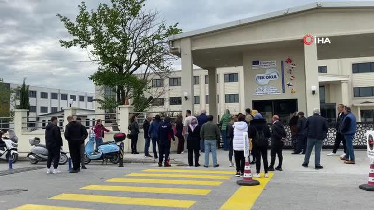 Çanakkale'de oy verme işlemi başladı