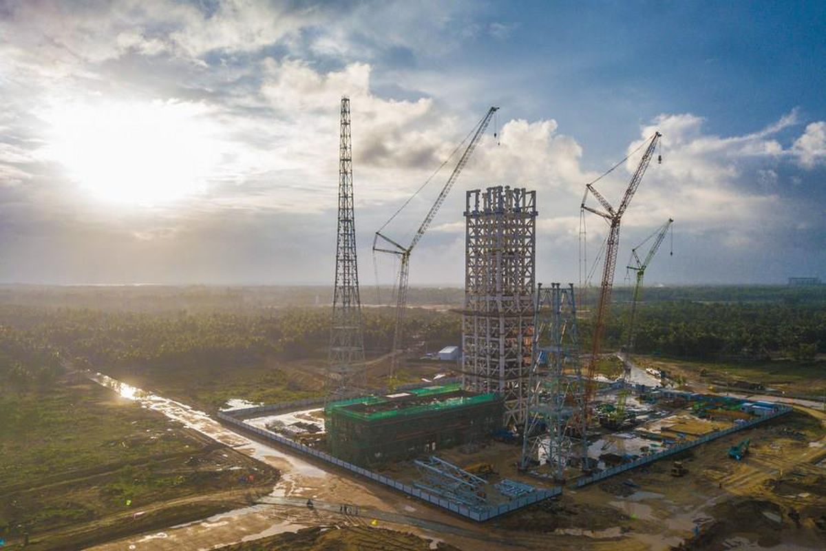 Çin'in Hainan Eyaletindeki Ticari Uzay Aracı Fırlatma Sahasının İnşaatı Sürüyor