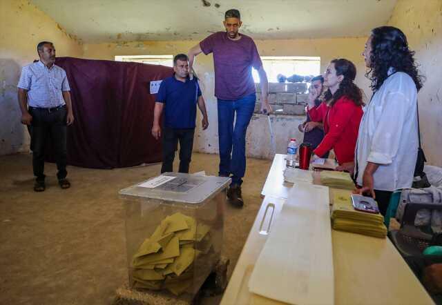 'Dünyanın en uzun adamı' unvanlı Sultan Kösen oyunu kullandı