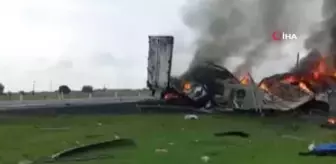 Meksika'da katliam gibi trafik kazası: 13 ölü