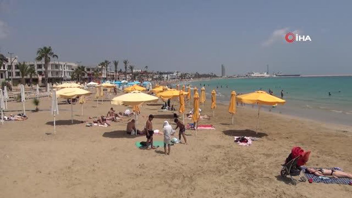 Mersin'de oylarını kullananlar denize akın etti