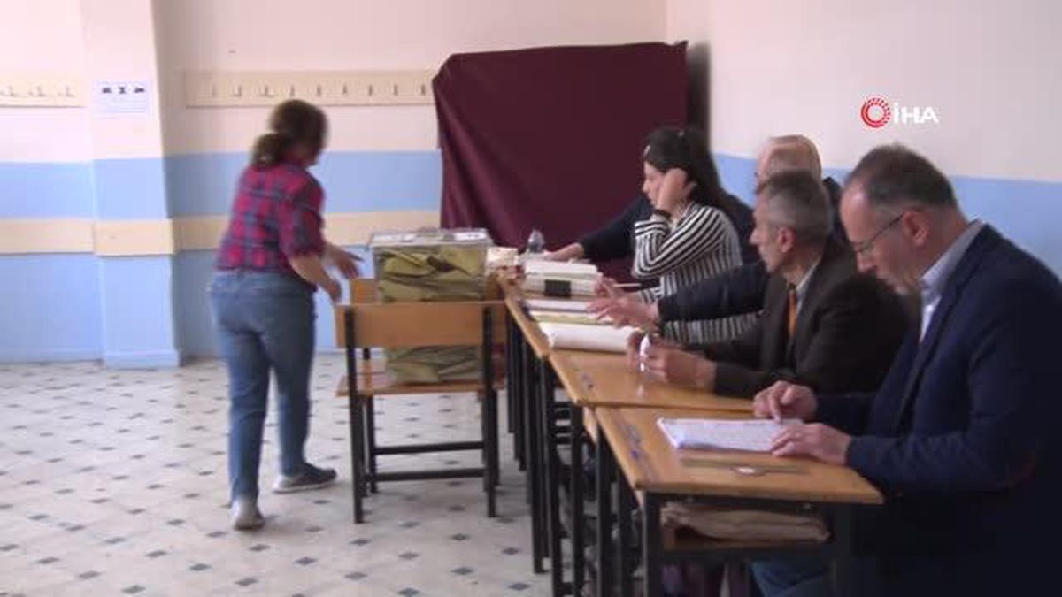 Oy verme işlemi tamamlandı, oylar sayılmaya başlandı