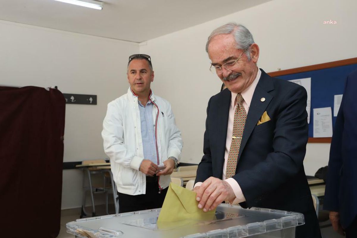EBB Başkanı Yılmaz Büyükerşen oyunu kullandı