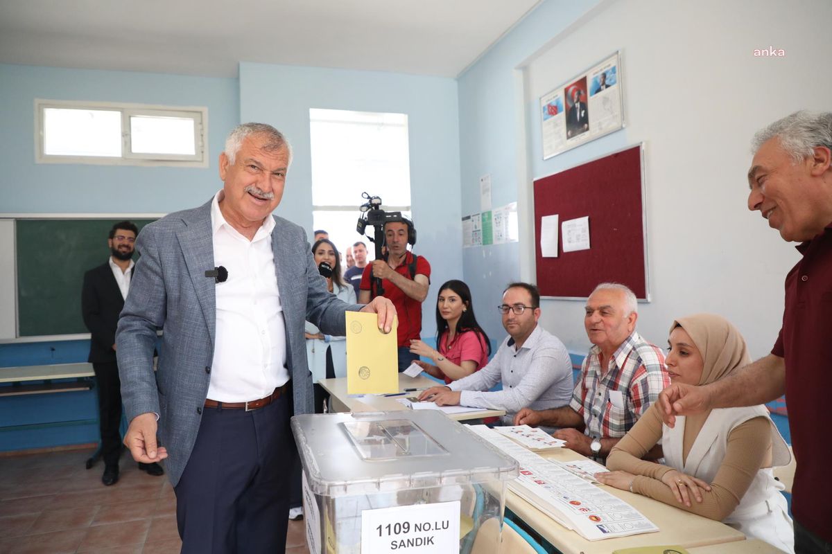 Adana Büyükşehir Belediye Başkanı Zeydan Karalar Oyunu Kullandı