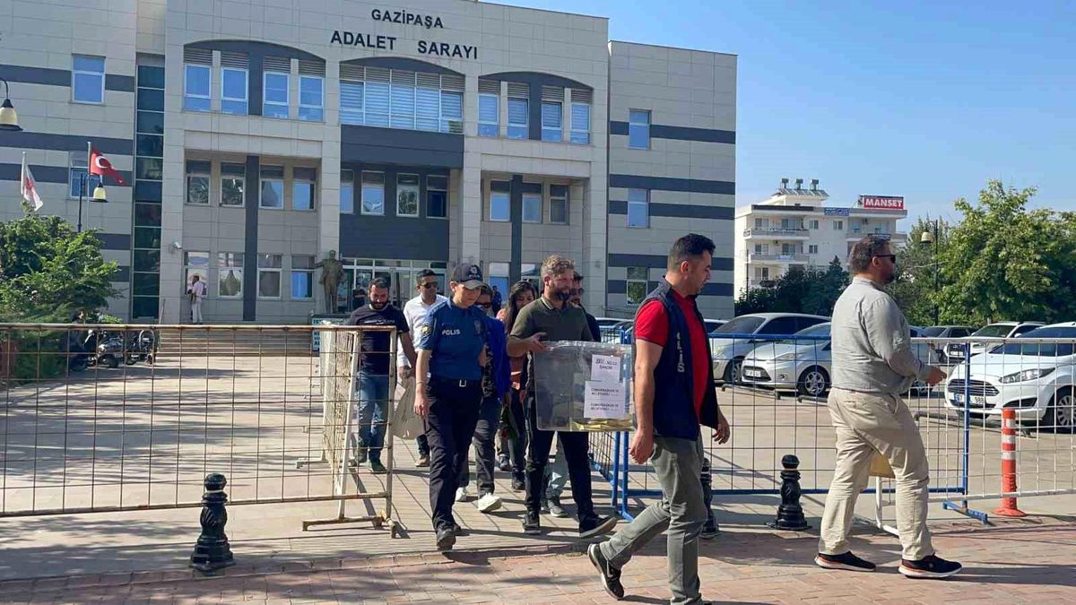 Sandığa gidemeyenlere 'seyyar sandık' gitti