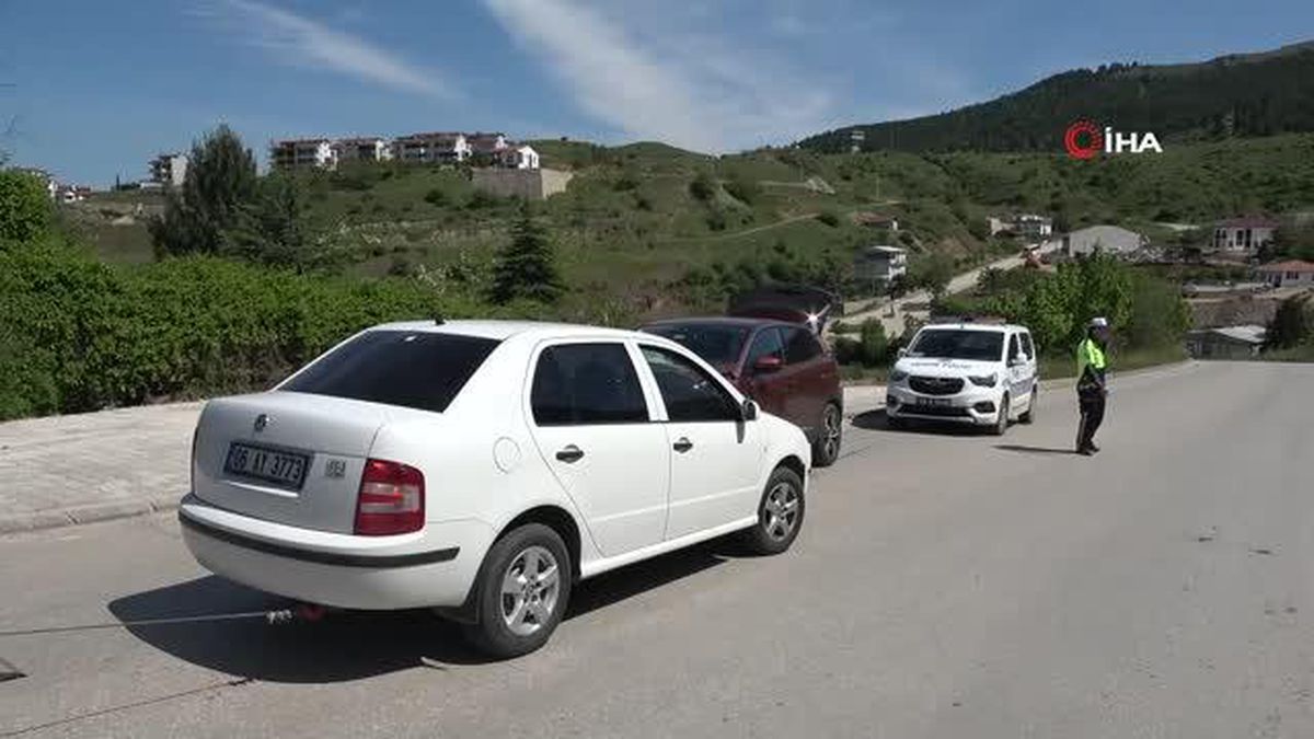 Tokat'ta iki otomobil kafa kafaya çarpıştı: 2'si çocuk 5 yaralı