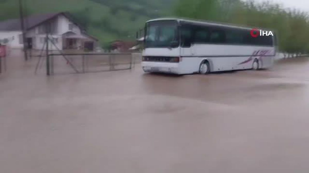 Bosna Hersek ve Hırvatistan'da sel