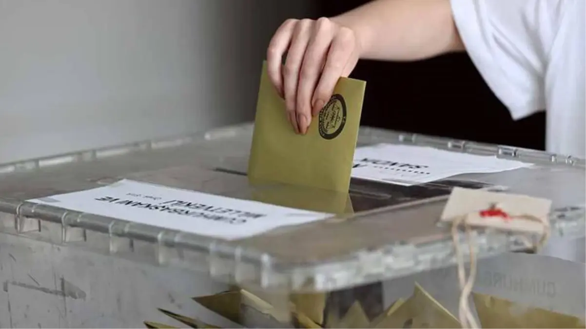 Haklarında arama kararı bulunan 10 zanlı oy kullanmaya gelince yakalandı