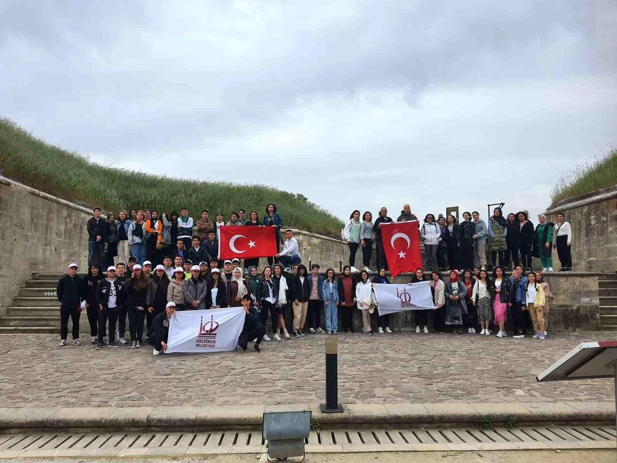 Öğrenciler Keçiören'den Çanakkale'ye akın ediyor