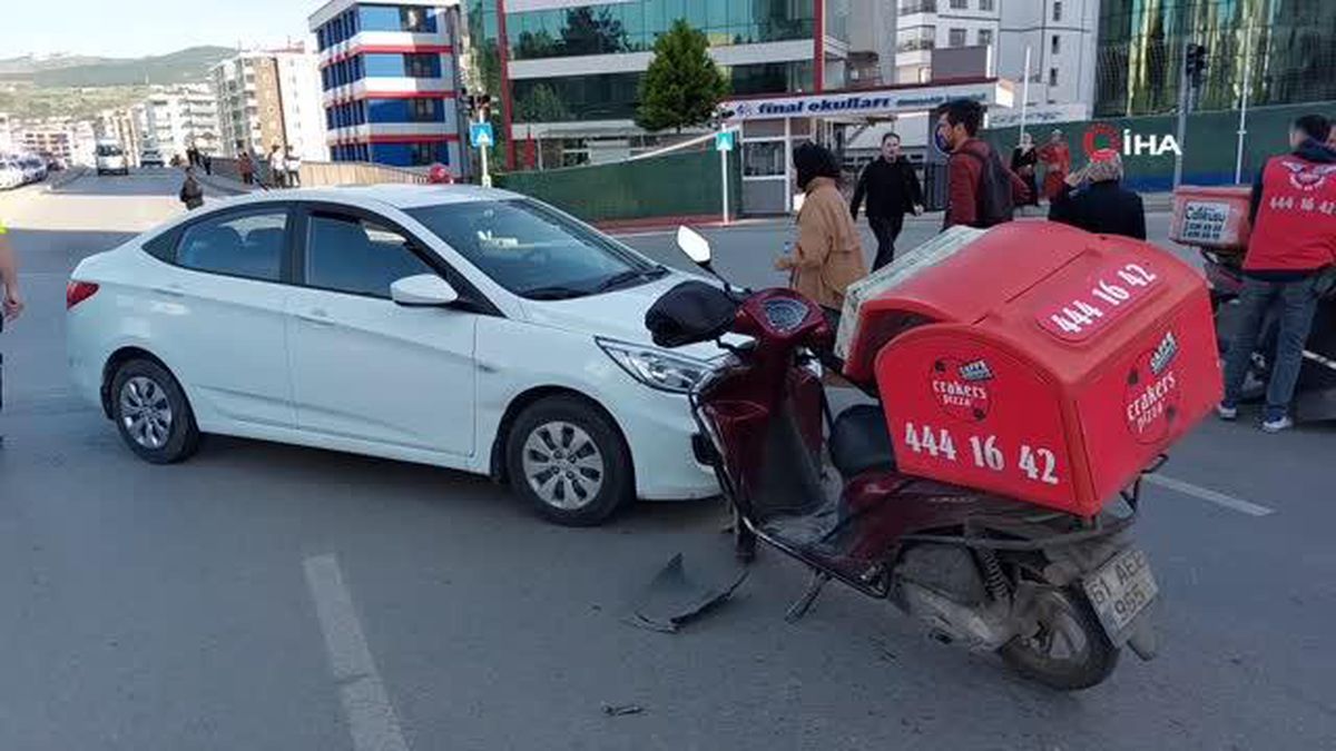 Samsun'da otomobil ile motosiklet çarpıştı: 1 yaralı